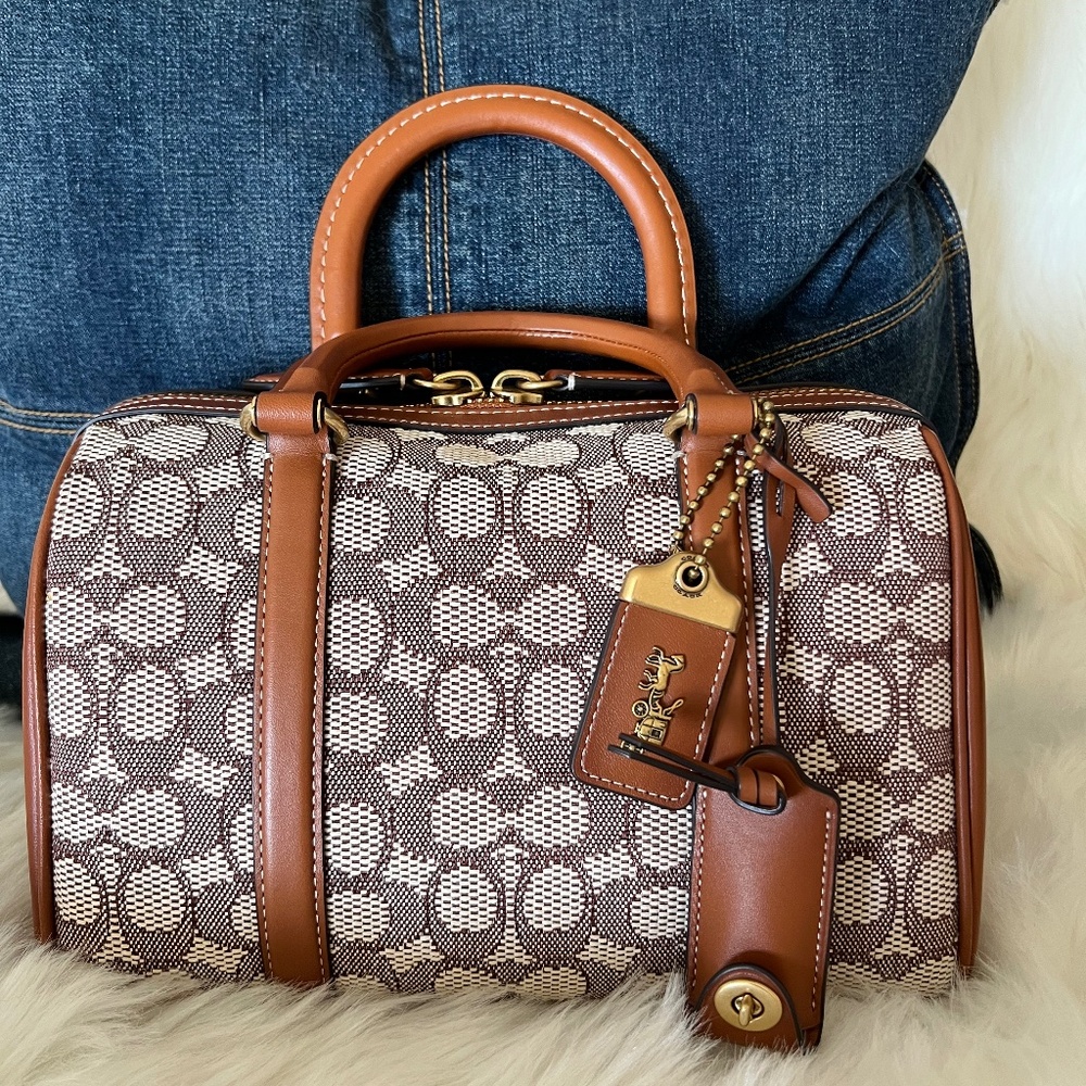 COACH Signature Jacquard Ruby 25